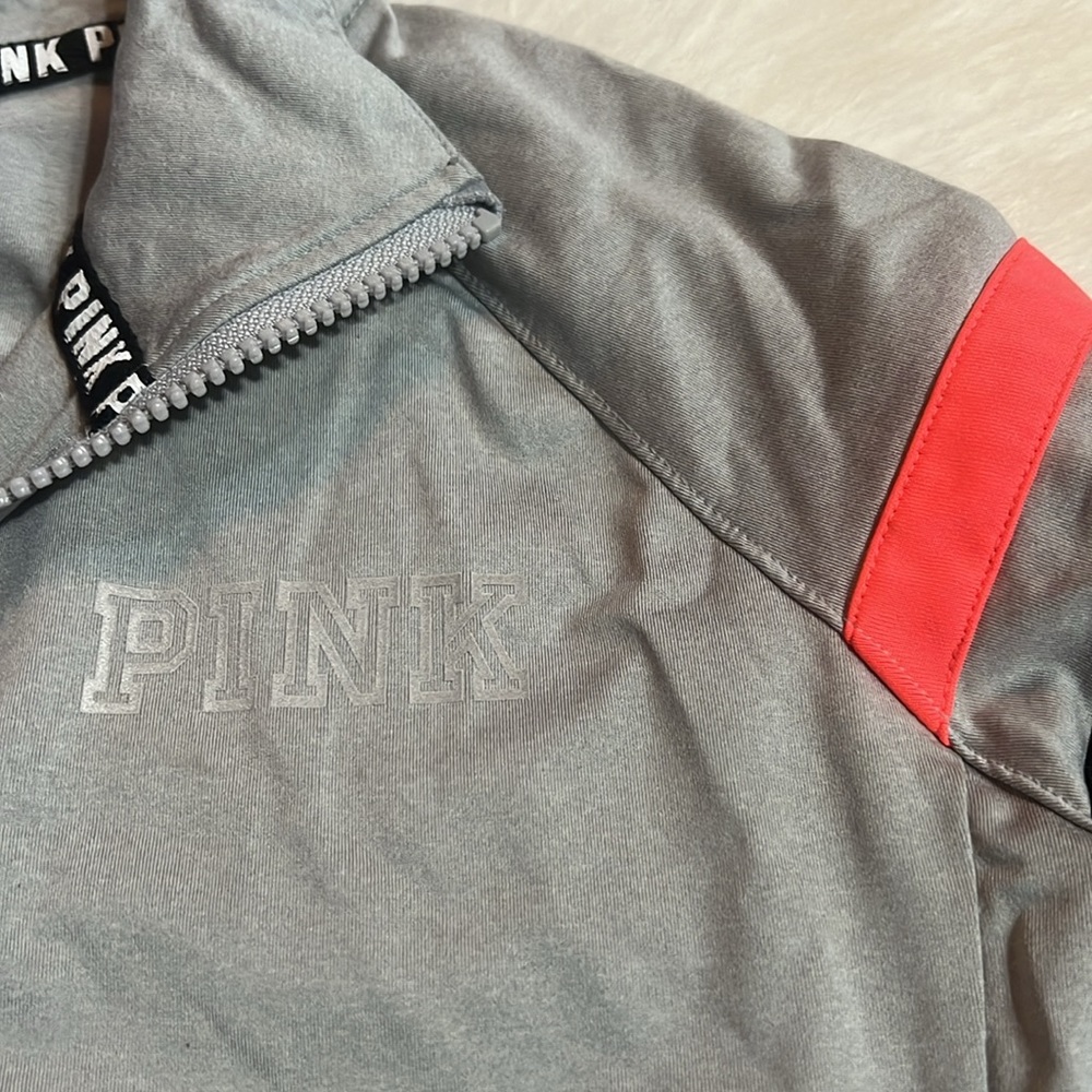 Pink light weight pull-over - Picture 3 of 3